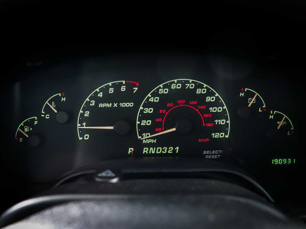 Ford Explorer, 2002 Фото №15