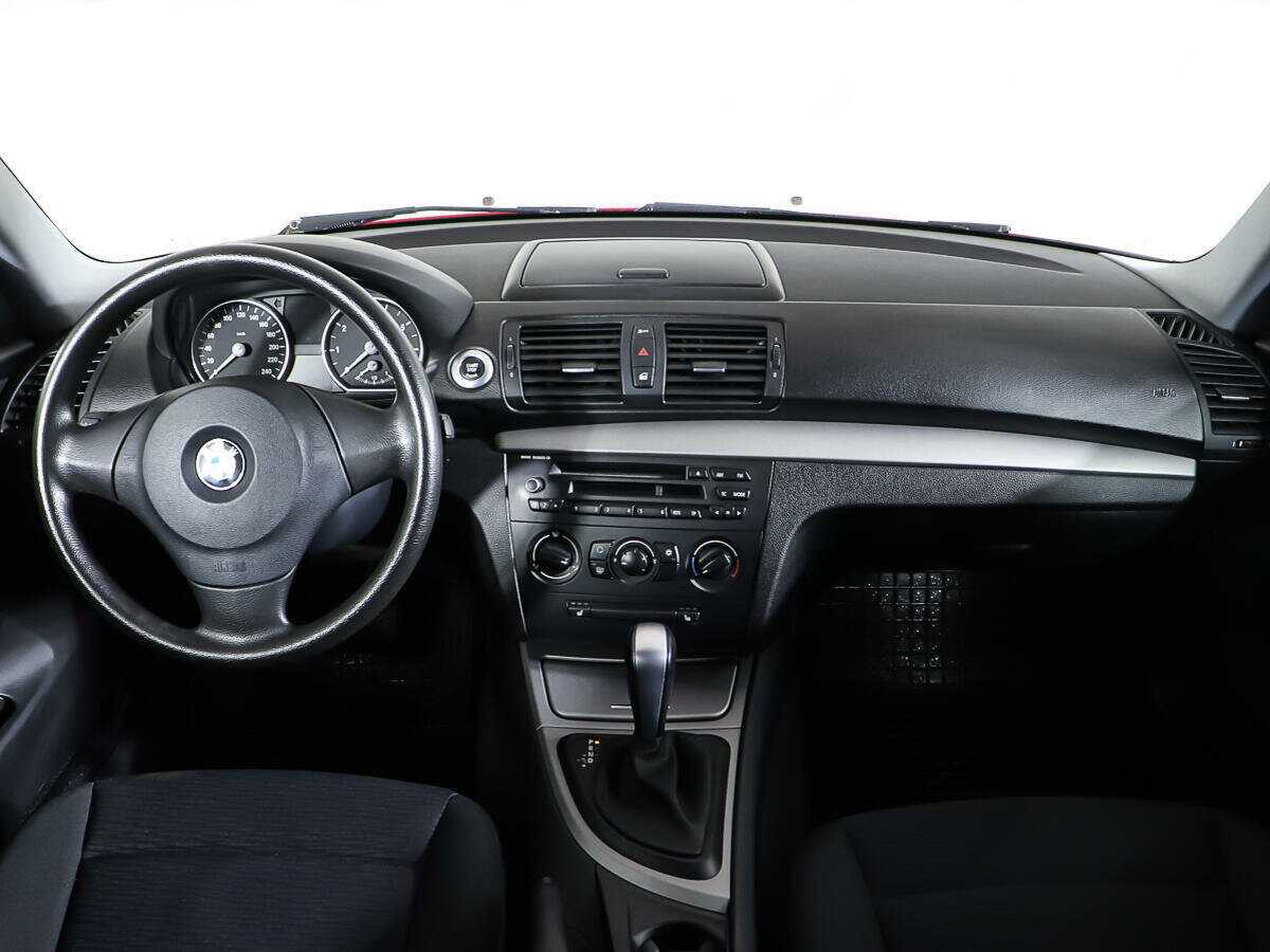BMW 1 серии 116i, 2011 Фото №13