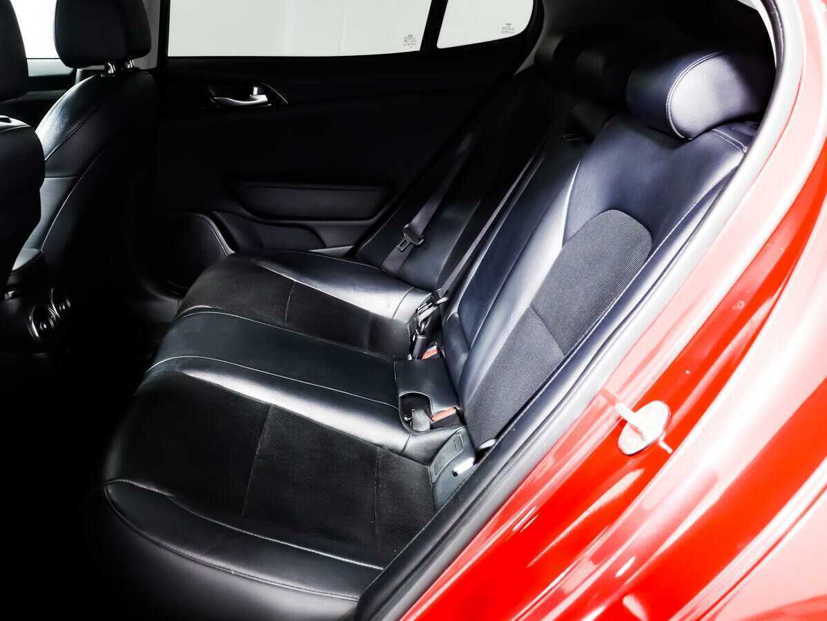 Kia Stinger, 2018 Фото №12