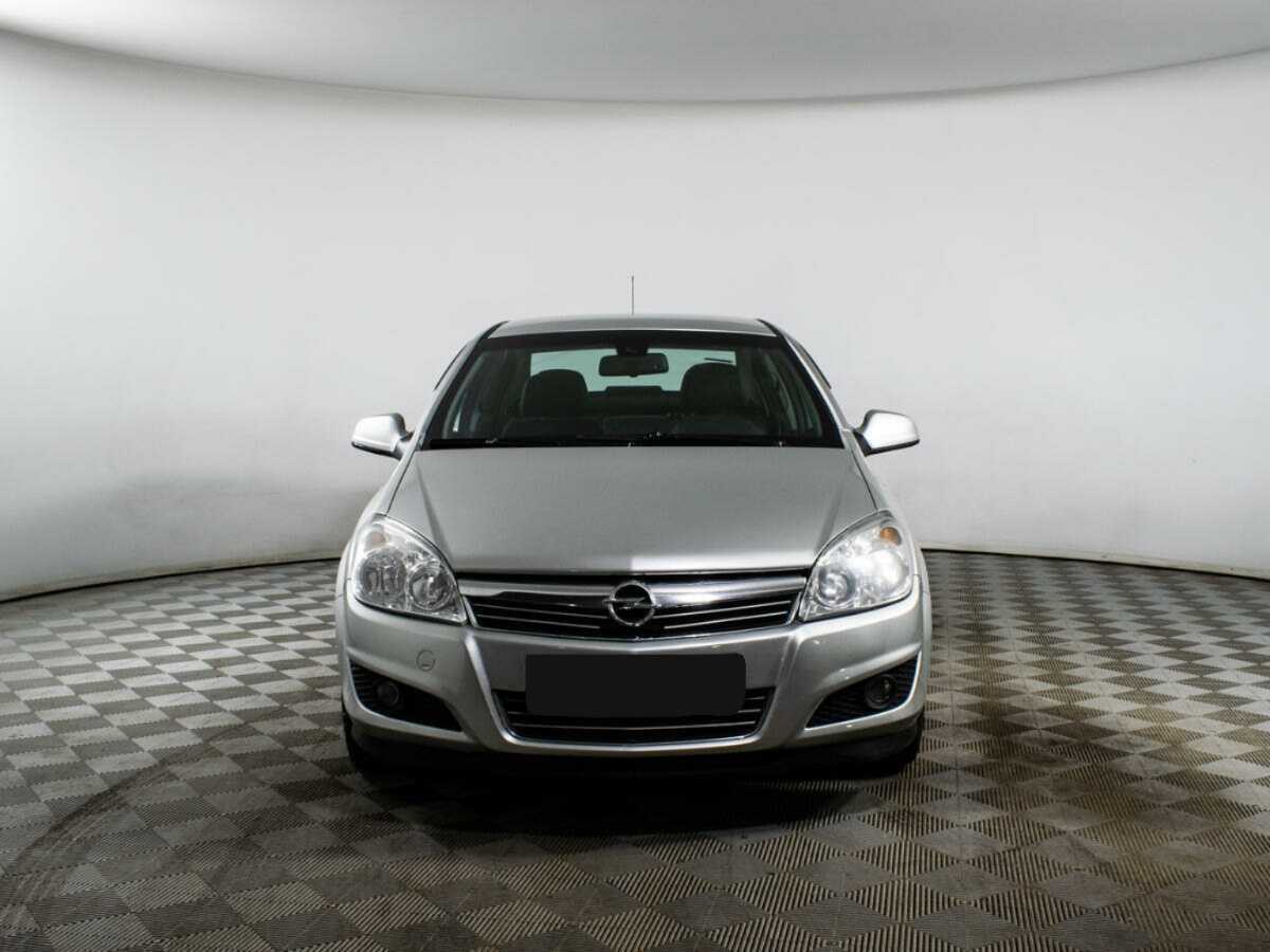 Opel Astra, 2010 - 127 186 км. | Фото №2