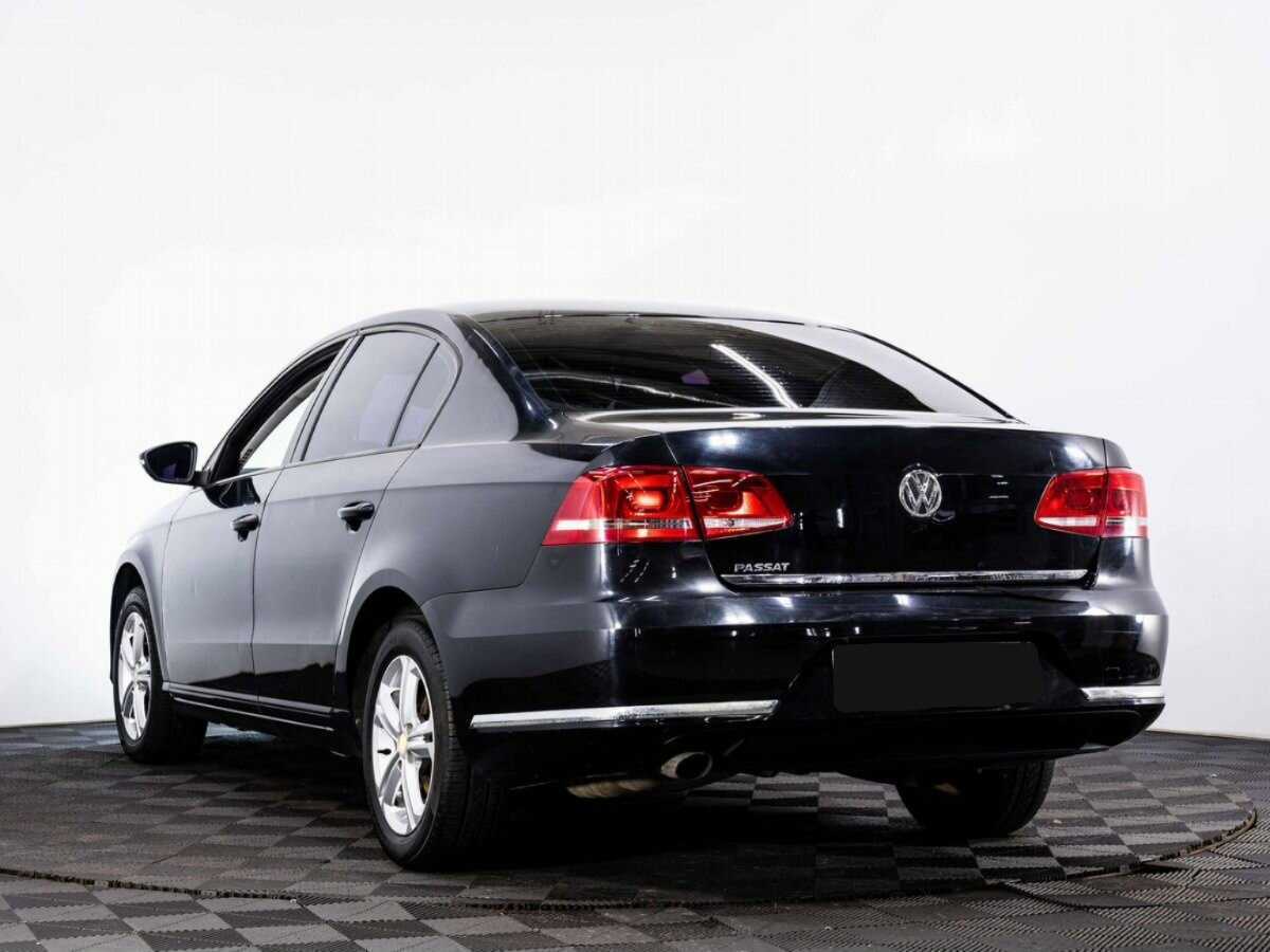 Volkswagen Passat, 2011 - 117 000 км. | Фото №4