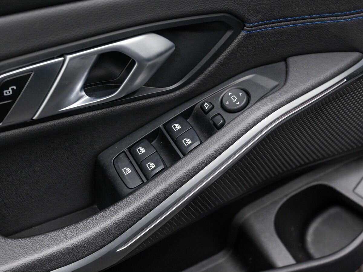 BMW 3 серии 320i xDrive, 2020 Фото №20