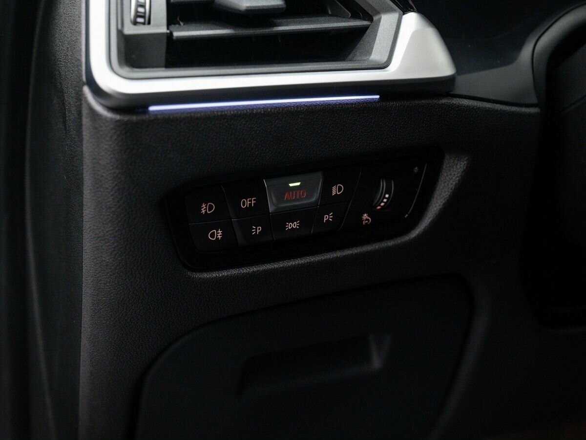 BMW 3 серии 320i xDrive, 2020 Фото №21