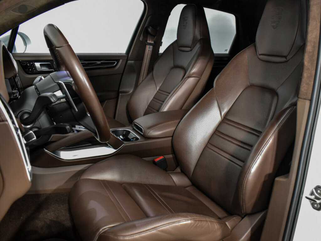 Porsche Cayenne Turbo, 2018 Фото №20