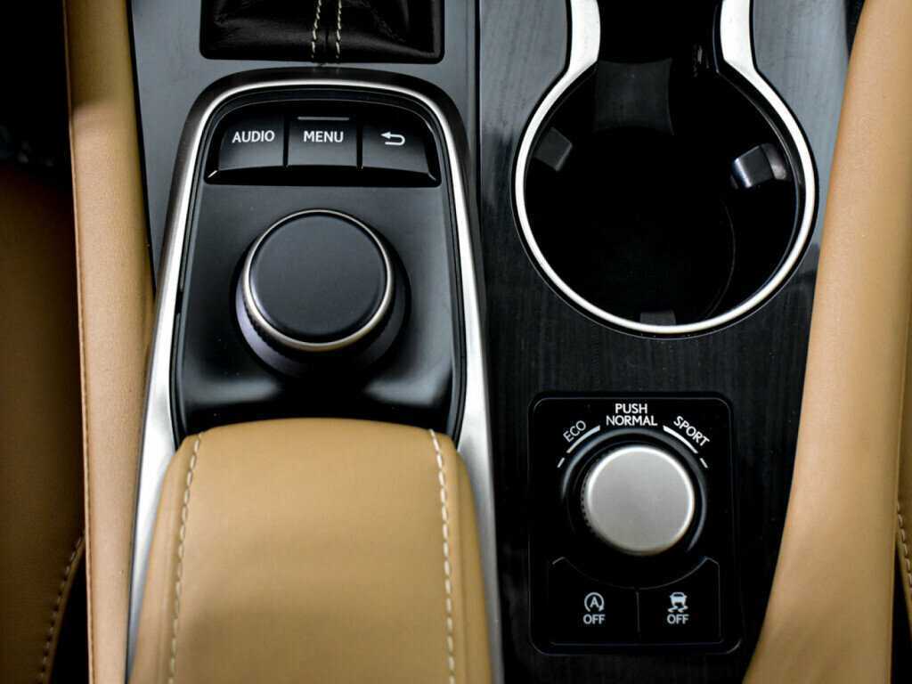 Lexus RX 200t, 2017 Фото №10