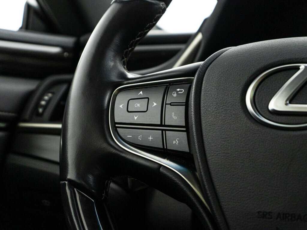 Lexus ES 300h, 2020 Фото №28