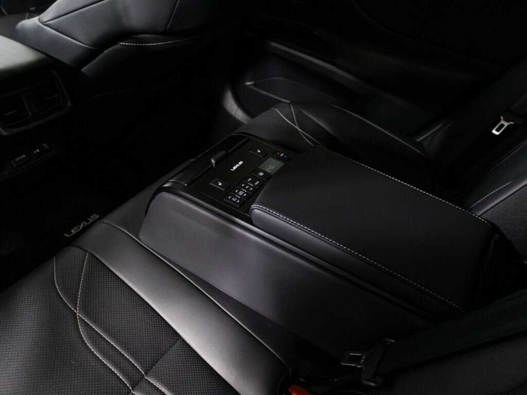 Lexus ES 300h, 2020 Фото №35