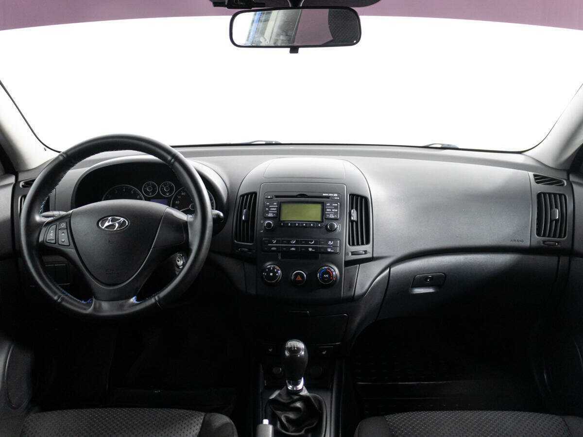 Hyundai i30, 2010 Фото №13
