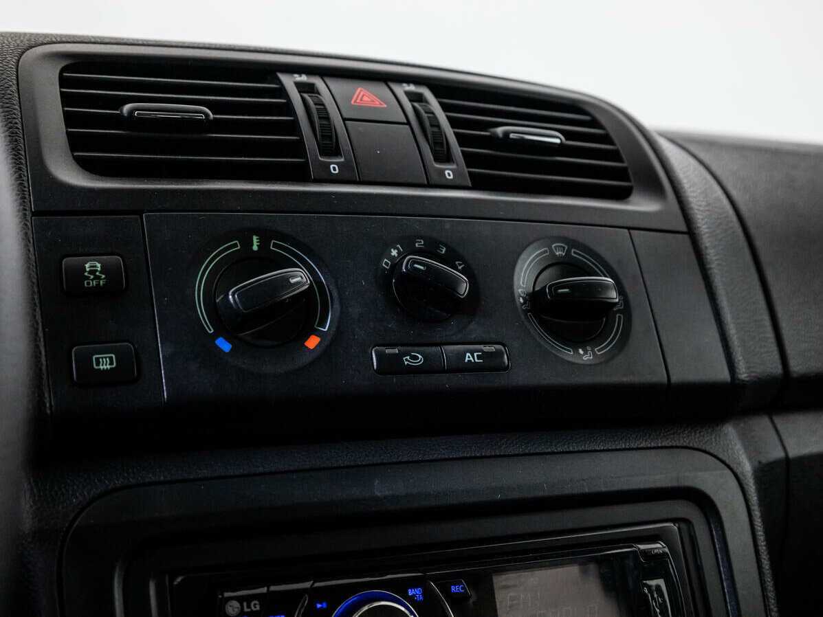 Skoda Fabia, 2011 Фото №15