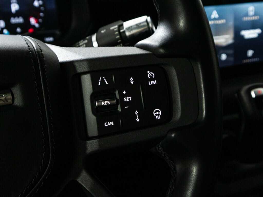 Land Rover Defender 110, 2021 Фото №16