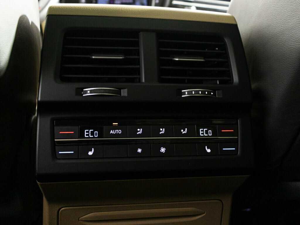 Volkswagen Touareg, 2020 Фото №28