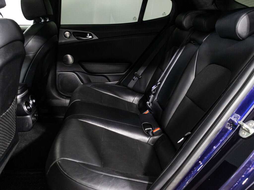 Kia Stinger, 2018 Фото №10