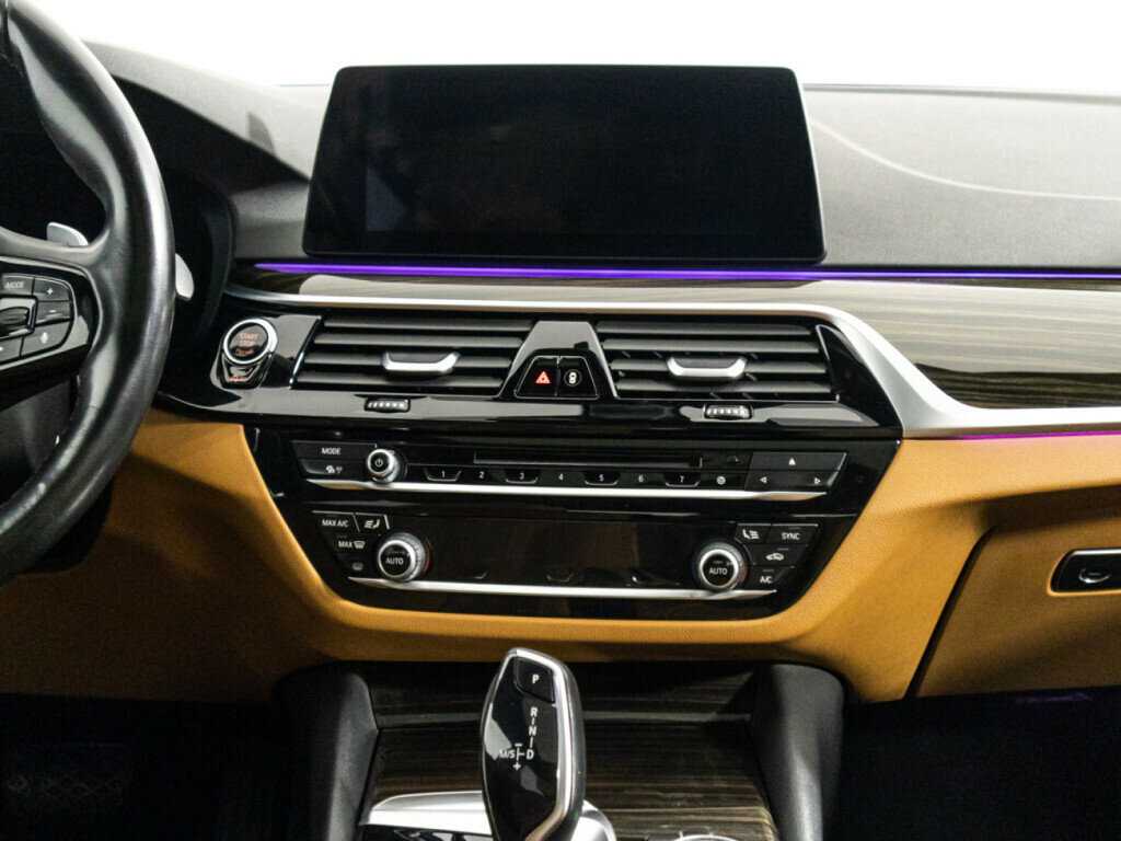 BMW 5 серии 540i, 2019 Фото №14