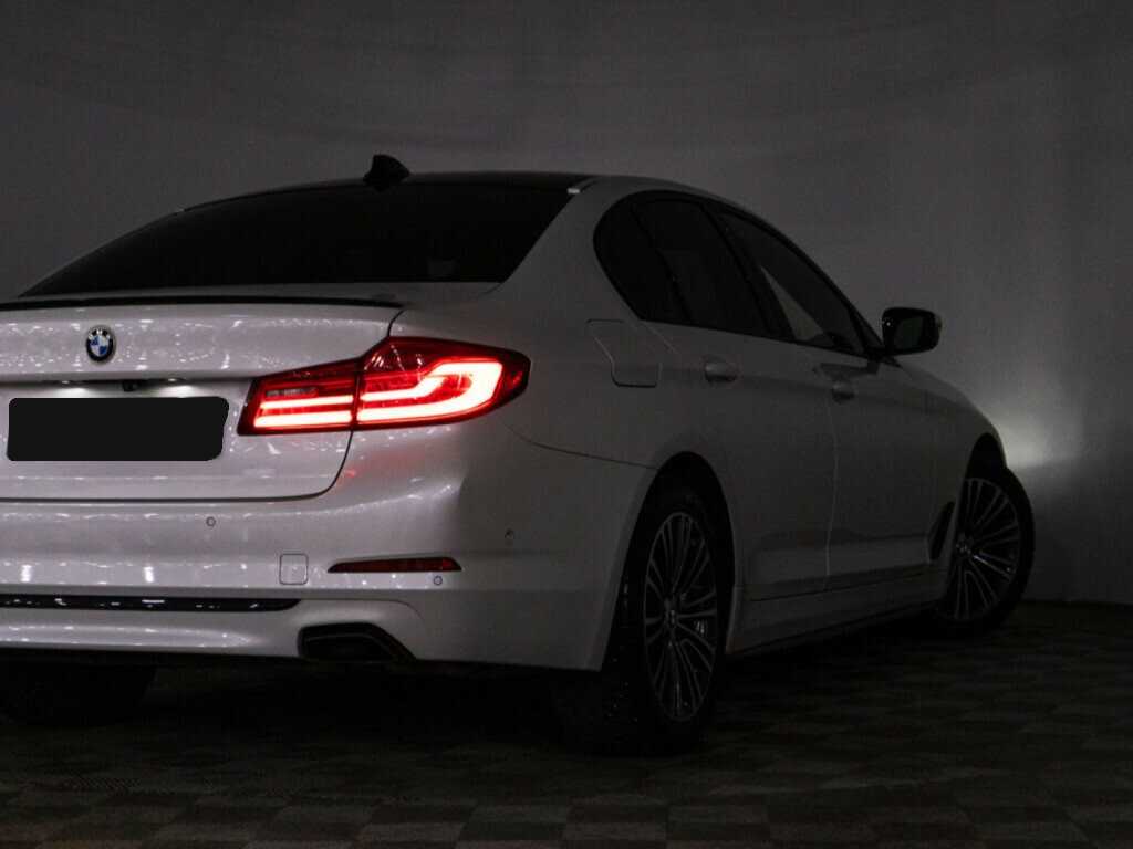 BMW 5 серии 540i, 2019 Фото №29