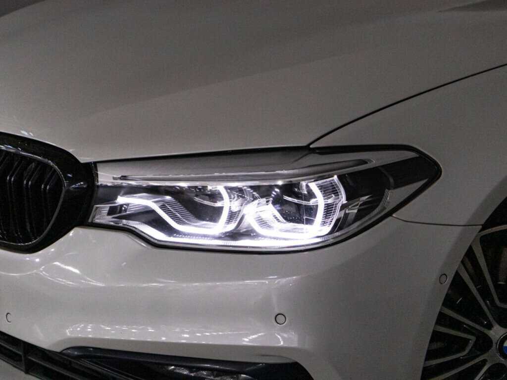 BMW 5 серии 540i, 2019 Фото №37