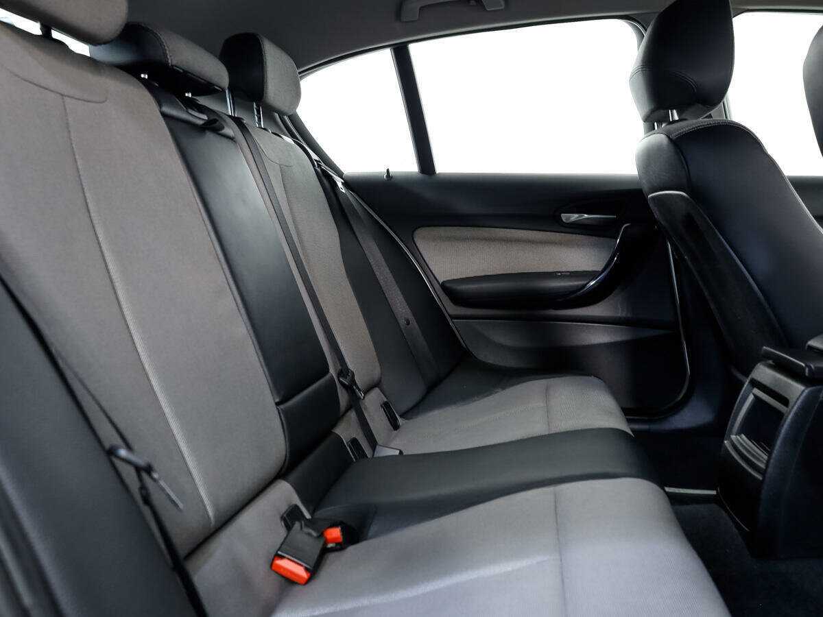 BMW 1 серии 118i, 2011 Фото №13