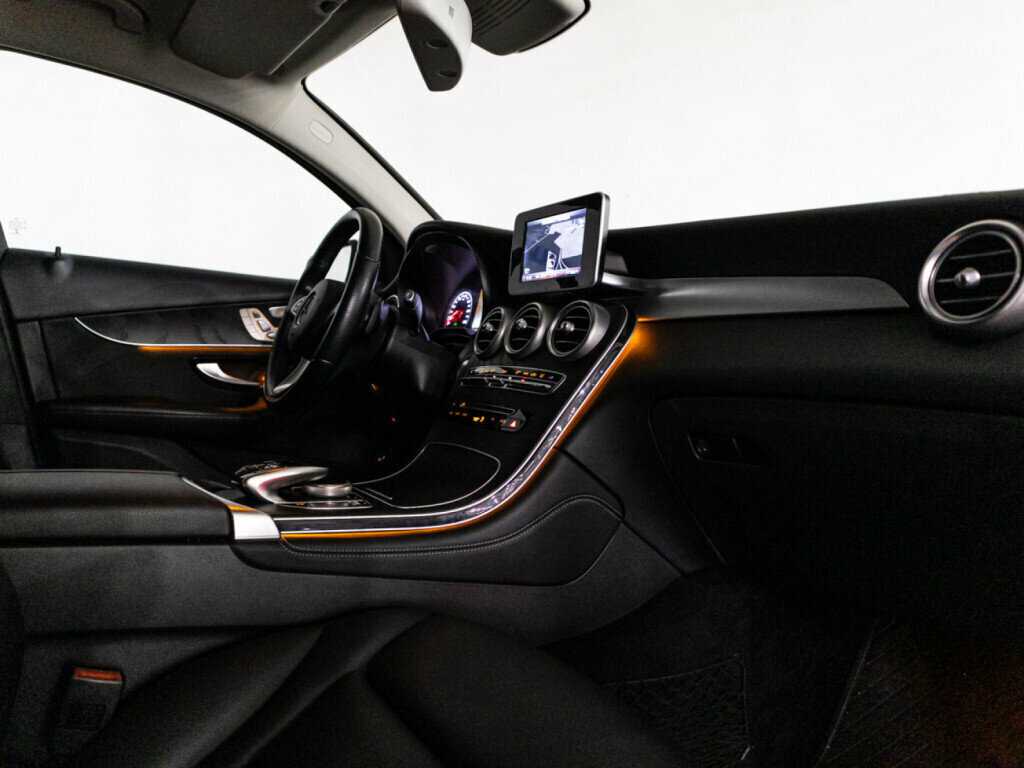 Mercedes-Benz GLC Coupe 300, 2018 Фото №28