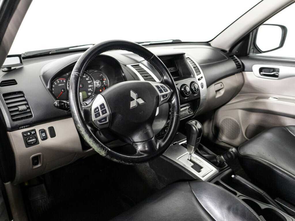 Mitsubishi Pajero Sport, 2010 Фото №11