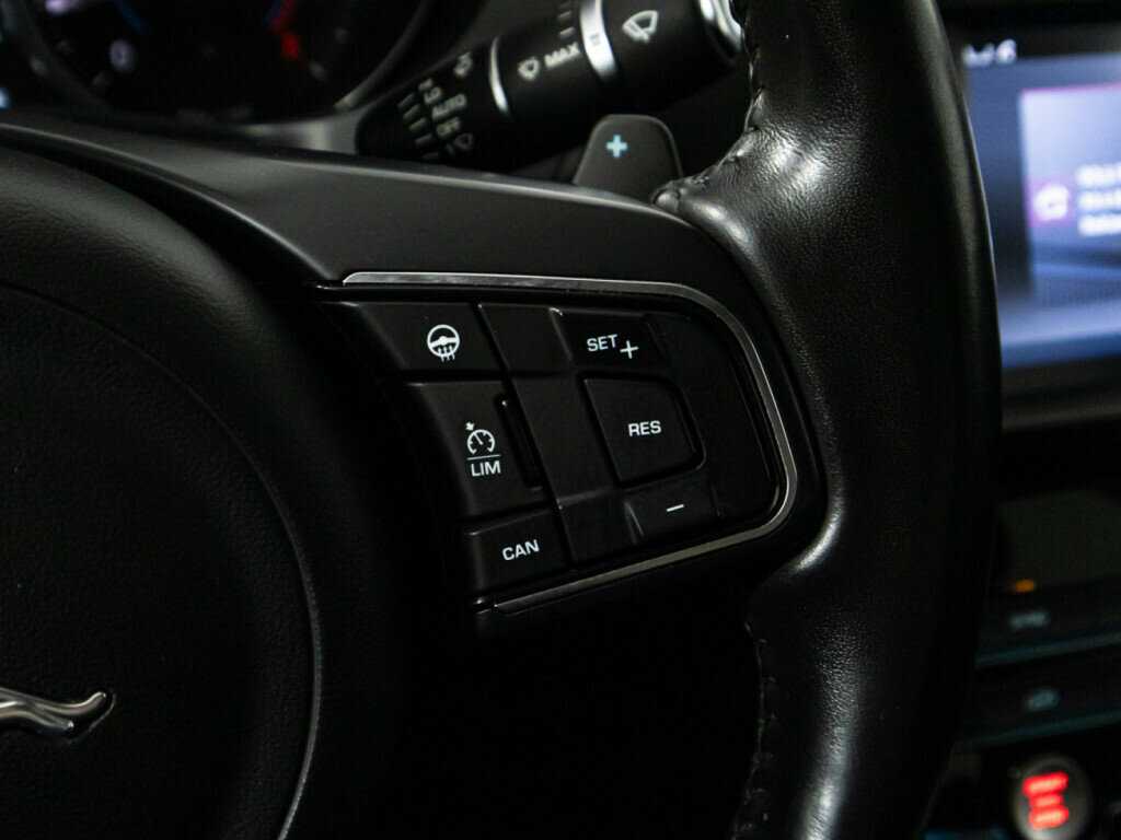 Jaguar XE, 2017 Фото №19