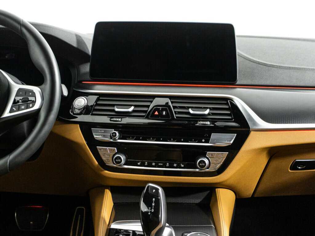 BMW 5 серии 520i, 2023 Фото №14