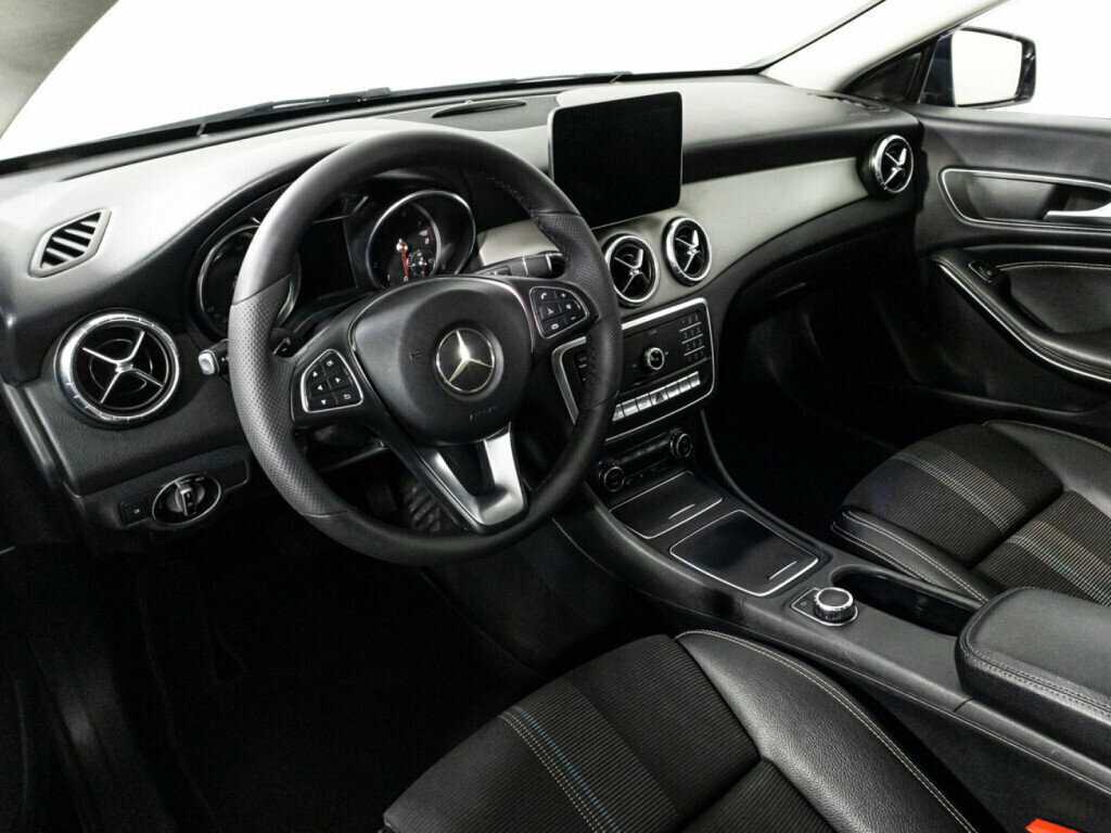 Mercedes-Benz CLA 200, 2018 Фото №11
