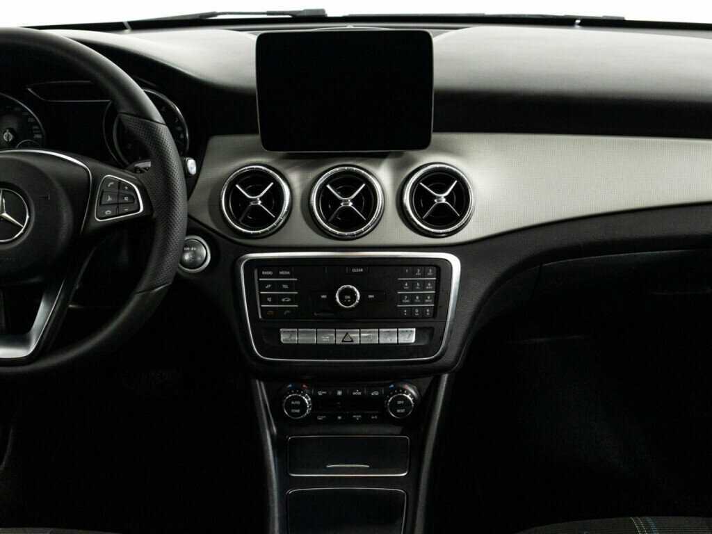 Mercedes-Benz CLA 200, 2018 Фото №14