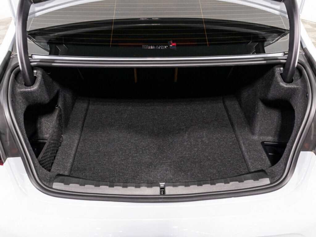 BMW 3 серии 320i, 2023 Фото №14