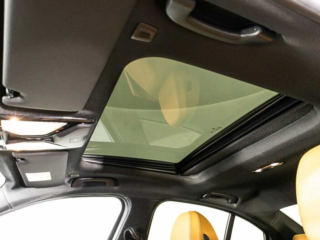 BMW 3 серии 320i, 2023 Фото №21