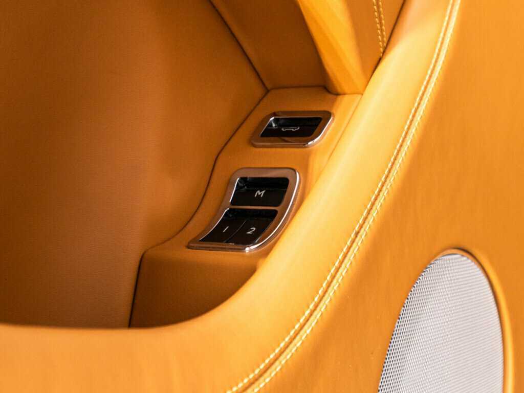 Bentley Bentayga, 2019 Фото №26