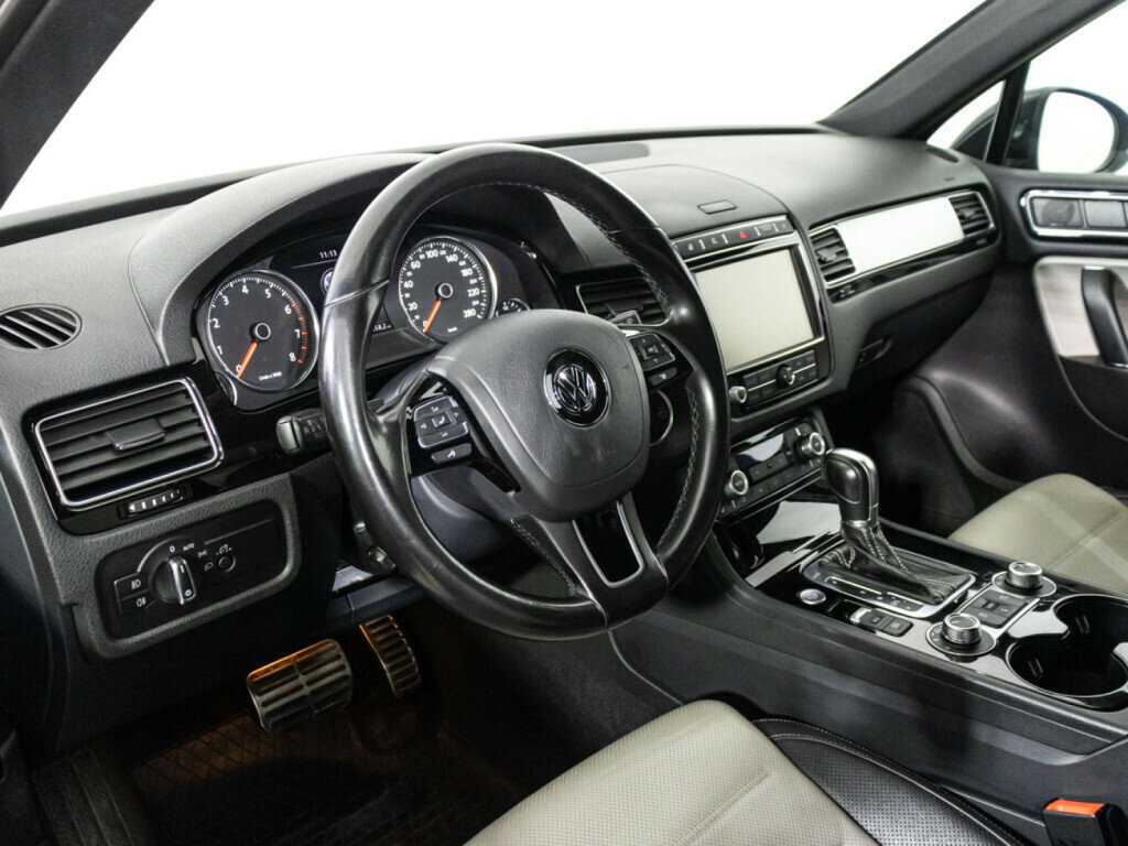 Volkswagen Touareg, 2017 Фото №11