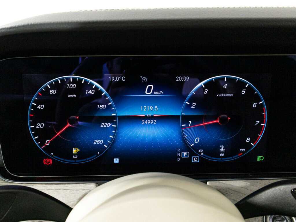 Mercedes-Benz E-Класс 200, 2021 Фото №12