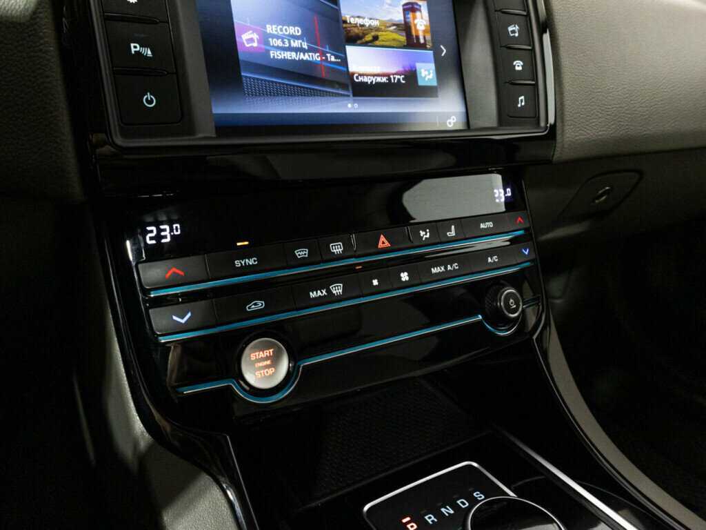 Jaguar XE, 2017 Фото №17
