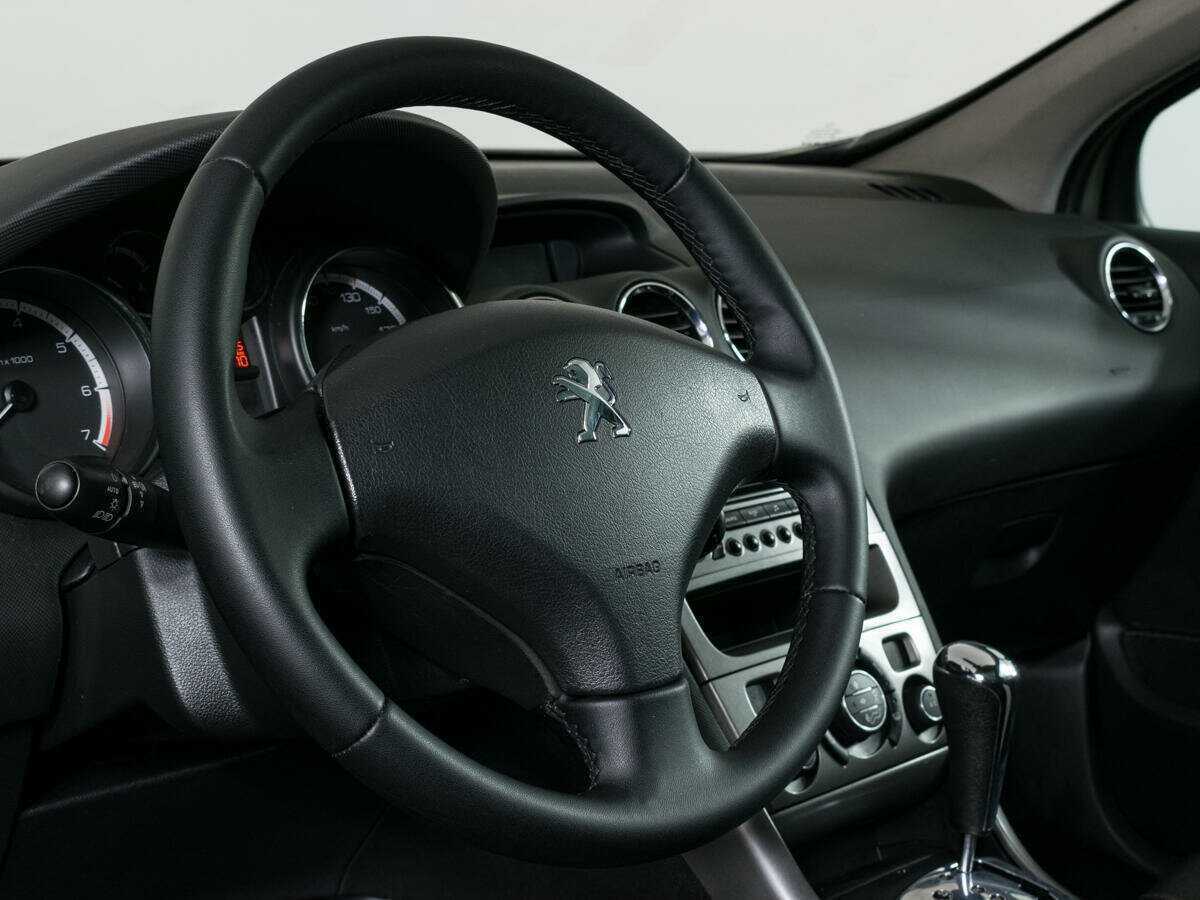 Peugeot 308, 2011 Фото №11