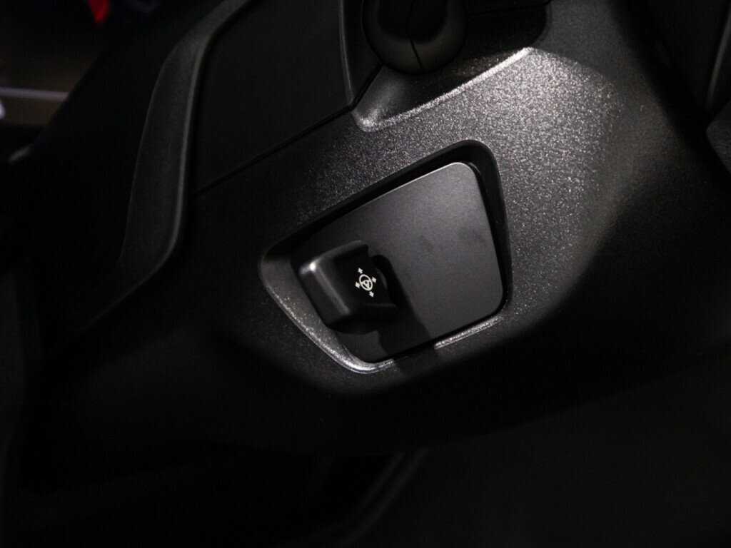 BMW 5 серии M550i xDrive, 2020 Фото №21