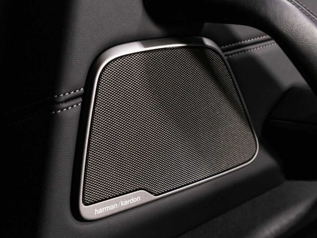 BMW 5 серии M550i xDrive, 2020 Фото №26