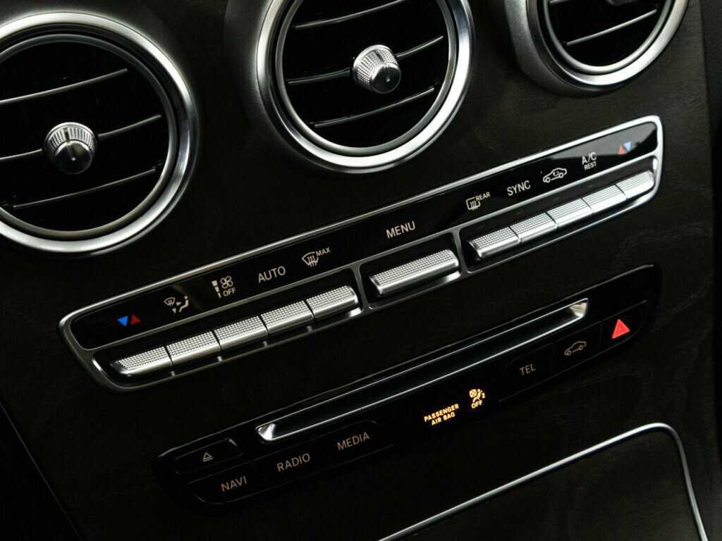 Mercedes-Benz GLC 250, 2017 Фото №18