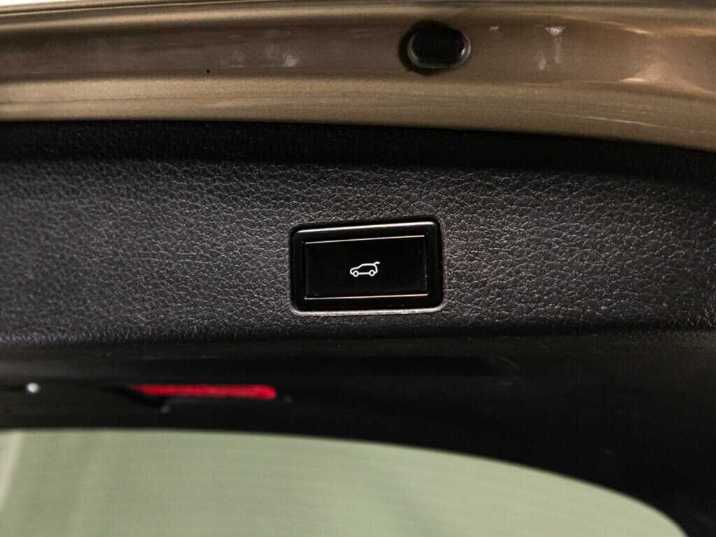 Volkswagen Touareg, 2015 Фото №16