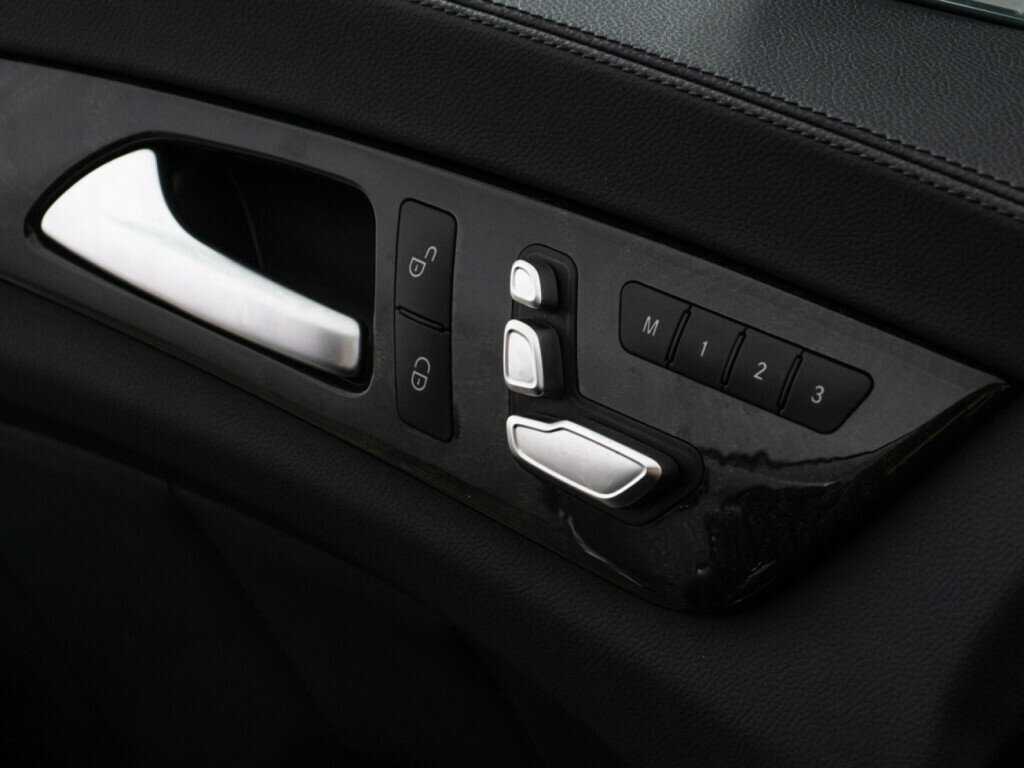 Mercedes-Benz CLS 400, 2017 Фото №19