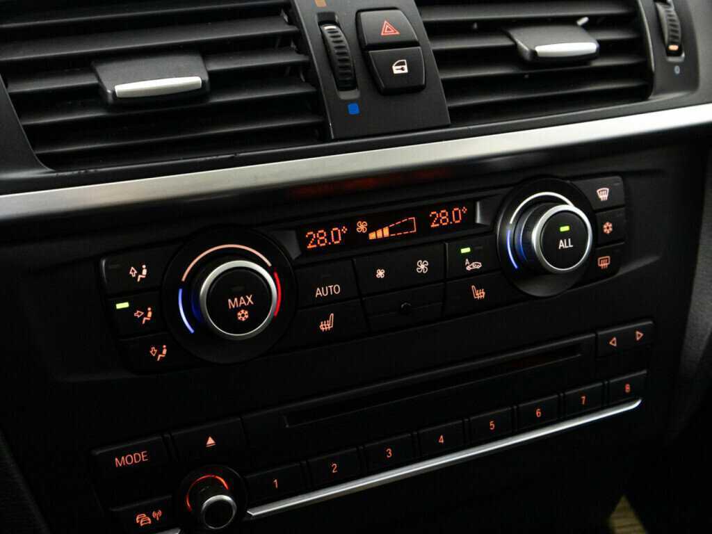 BMW X3 28i xDrive, 2011 Фото №18