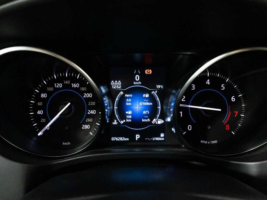 Jaguar F-Pace, 2018 Фото №12