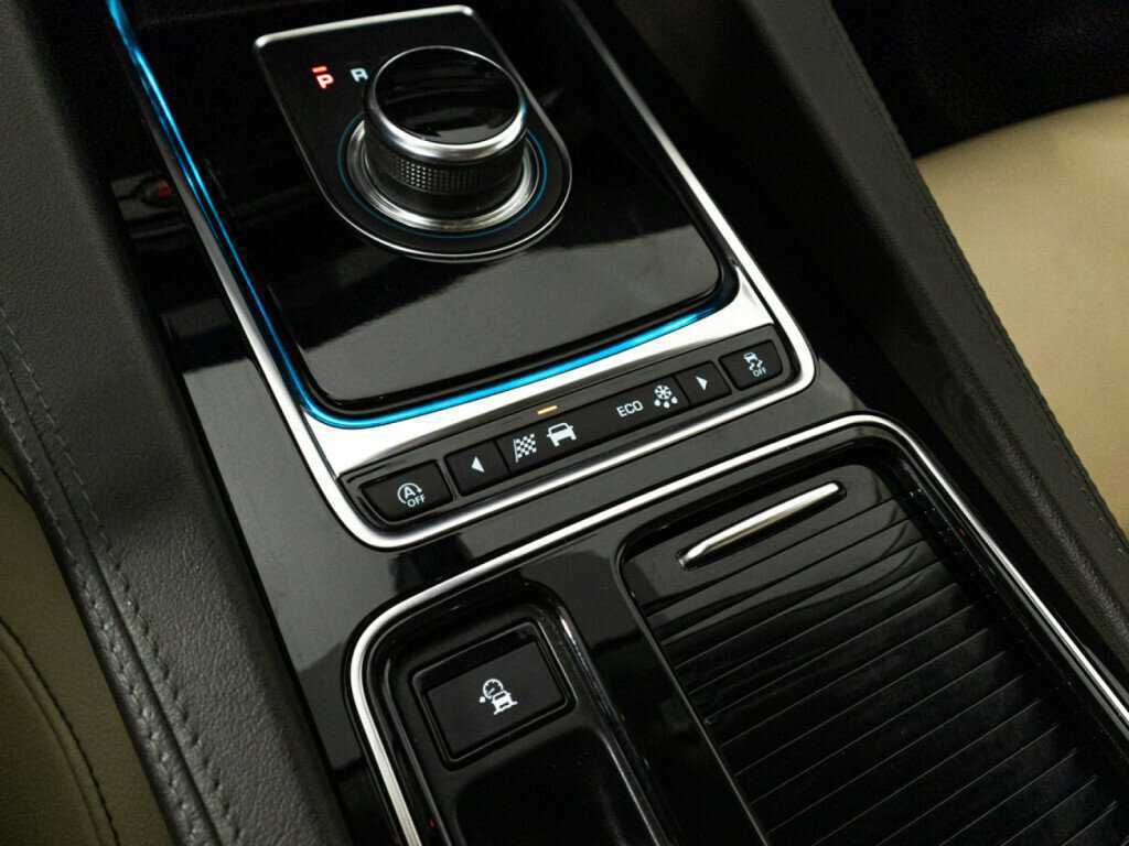 Jaguar F-Pace, 2018 Фото №18