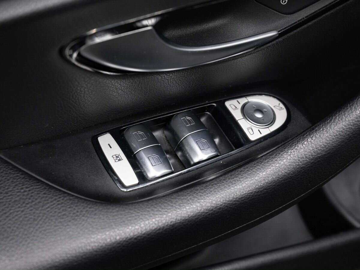 Mercedes-Benz E-Класс 200, 2020 Фото №13