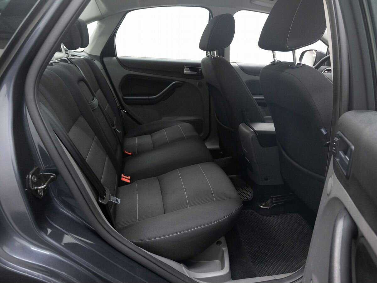 Ford Focus, 2010 Фото №11