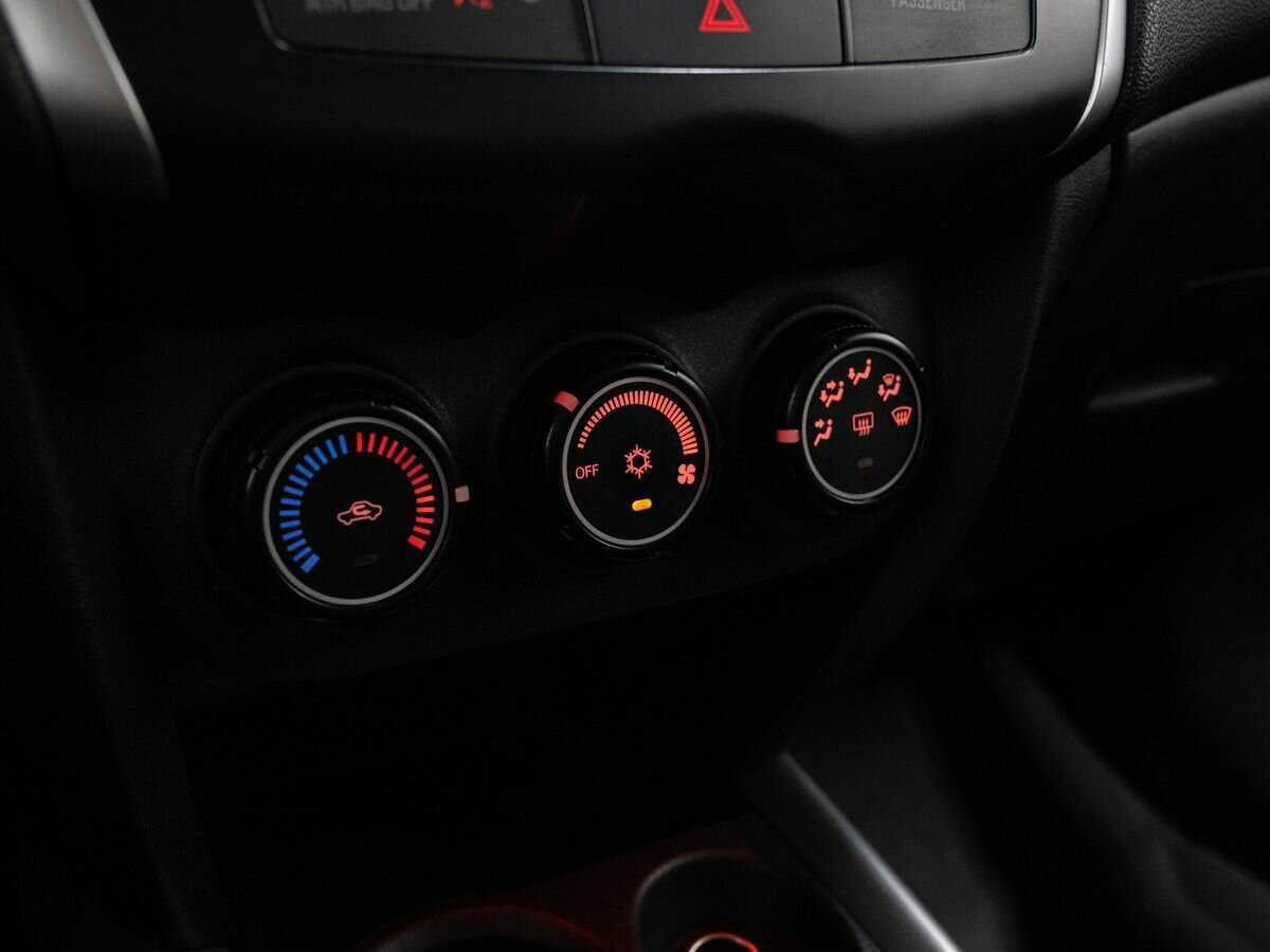 Mitsubishi ASX, 2010 Фото №16