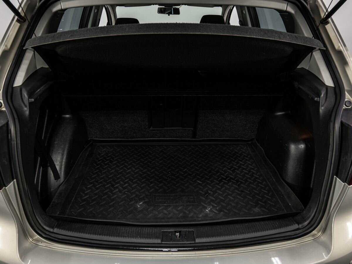 Volkswagen Golf Plus, 2011 Фото №20