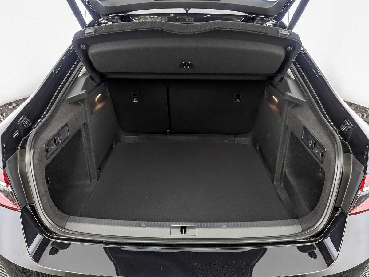 Skoda Superb, 2024 Фото №9