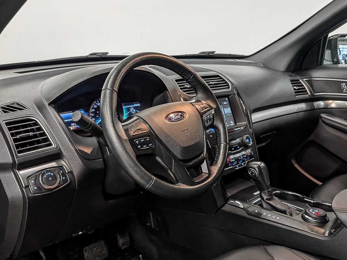 Ford Explorer, 2019 Фото №15