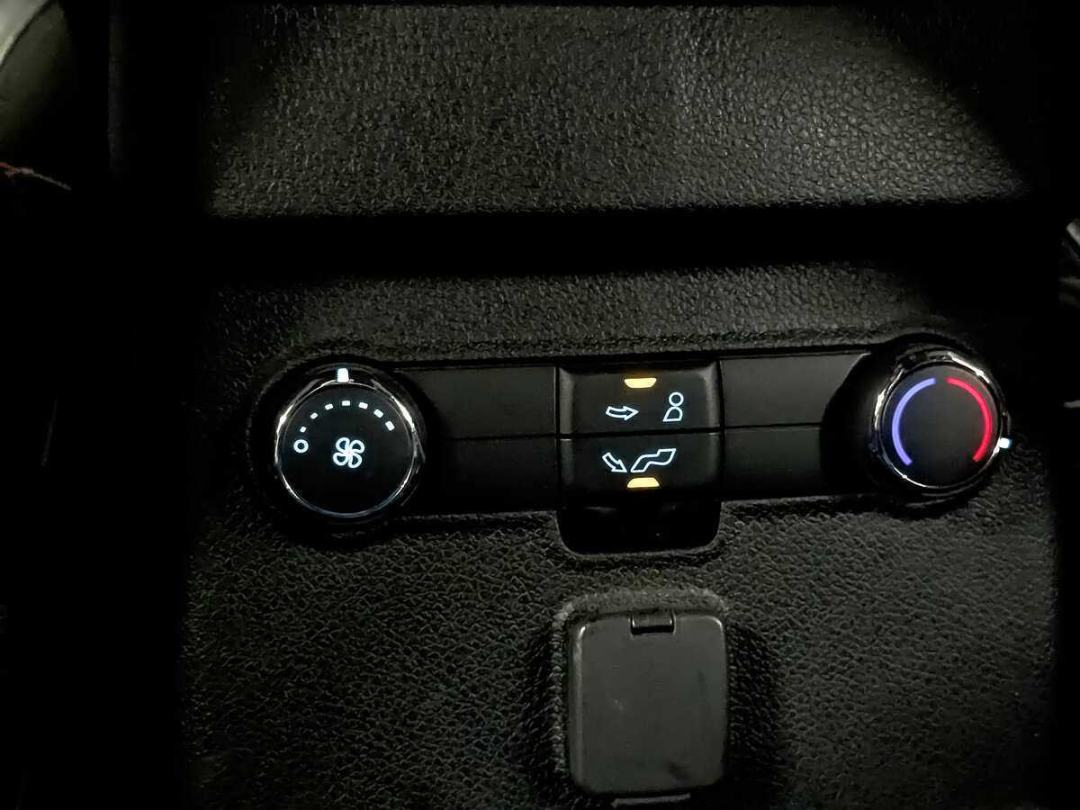 Ford Explorer, 2019 Фото №30