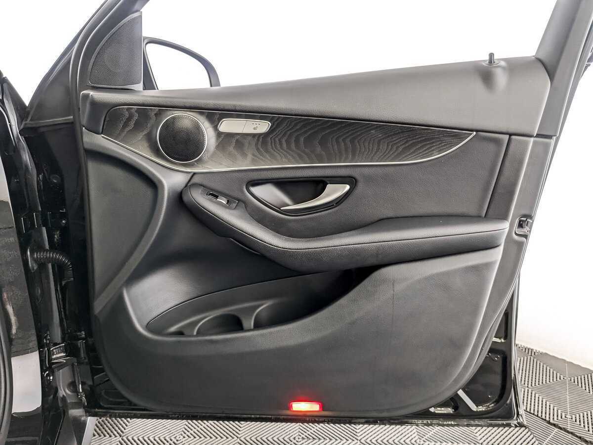 Mercedes-Benz GLC 200, 2019 Фото №25