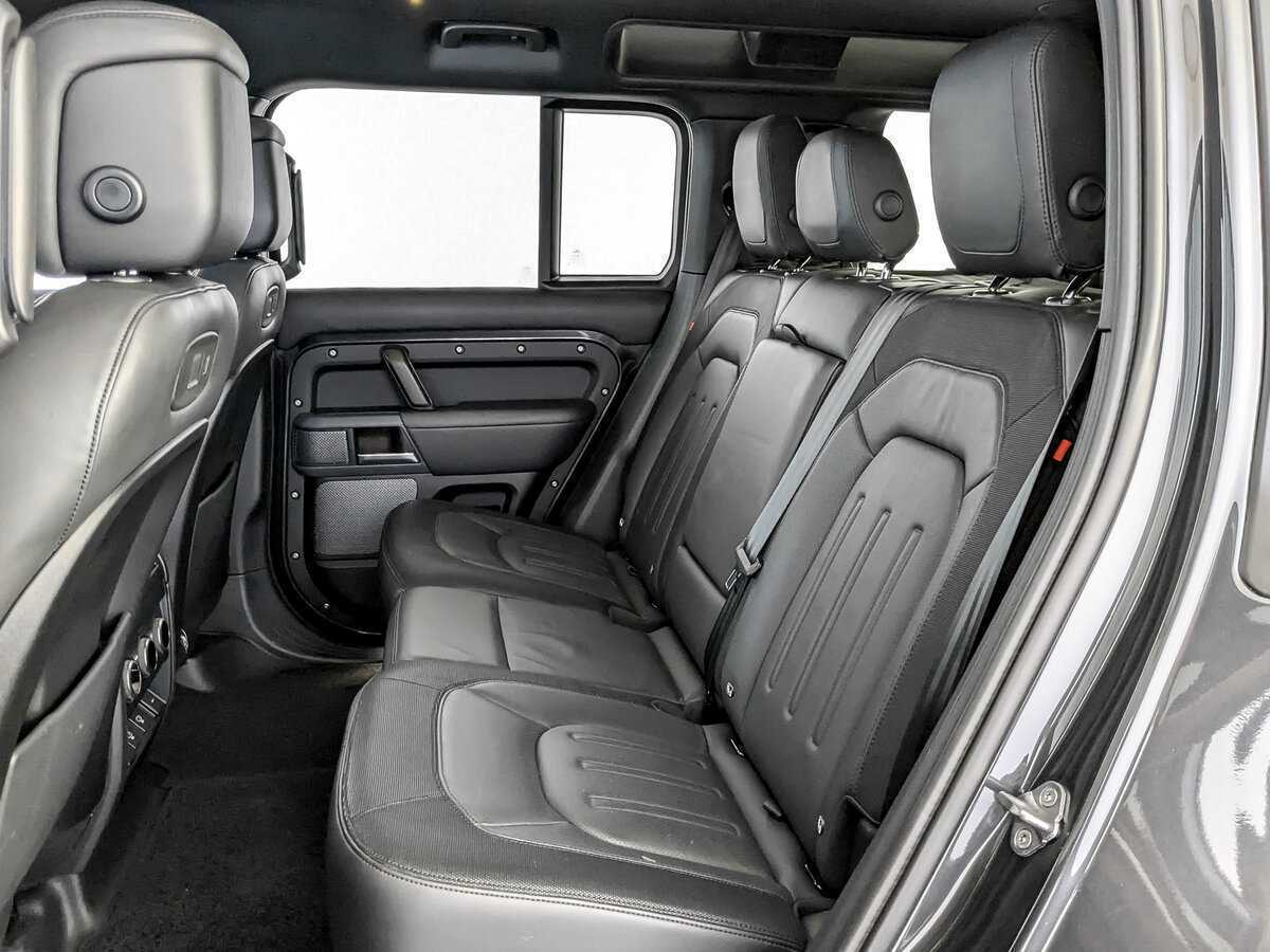 Land Rover Defender 110, 2021 Фото №12